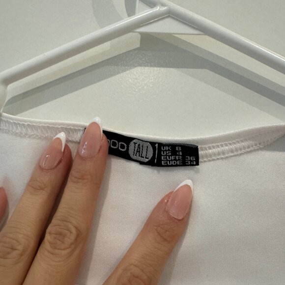 Boohoo / PrettyLittleThing Hook & Eye Crop Top – White / US 4 - Picture 4 of 4